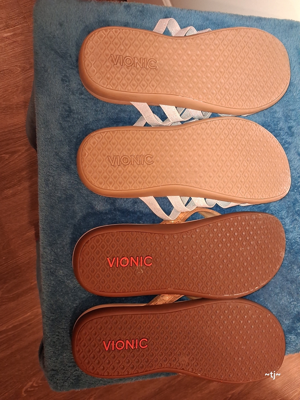 Vionic Sandals-Flip-Flops - Picture 2 of 4